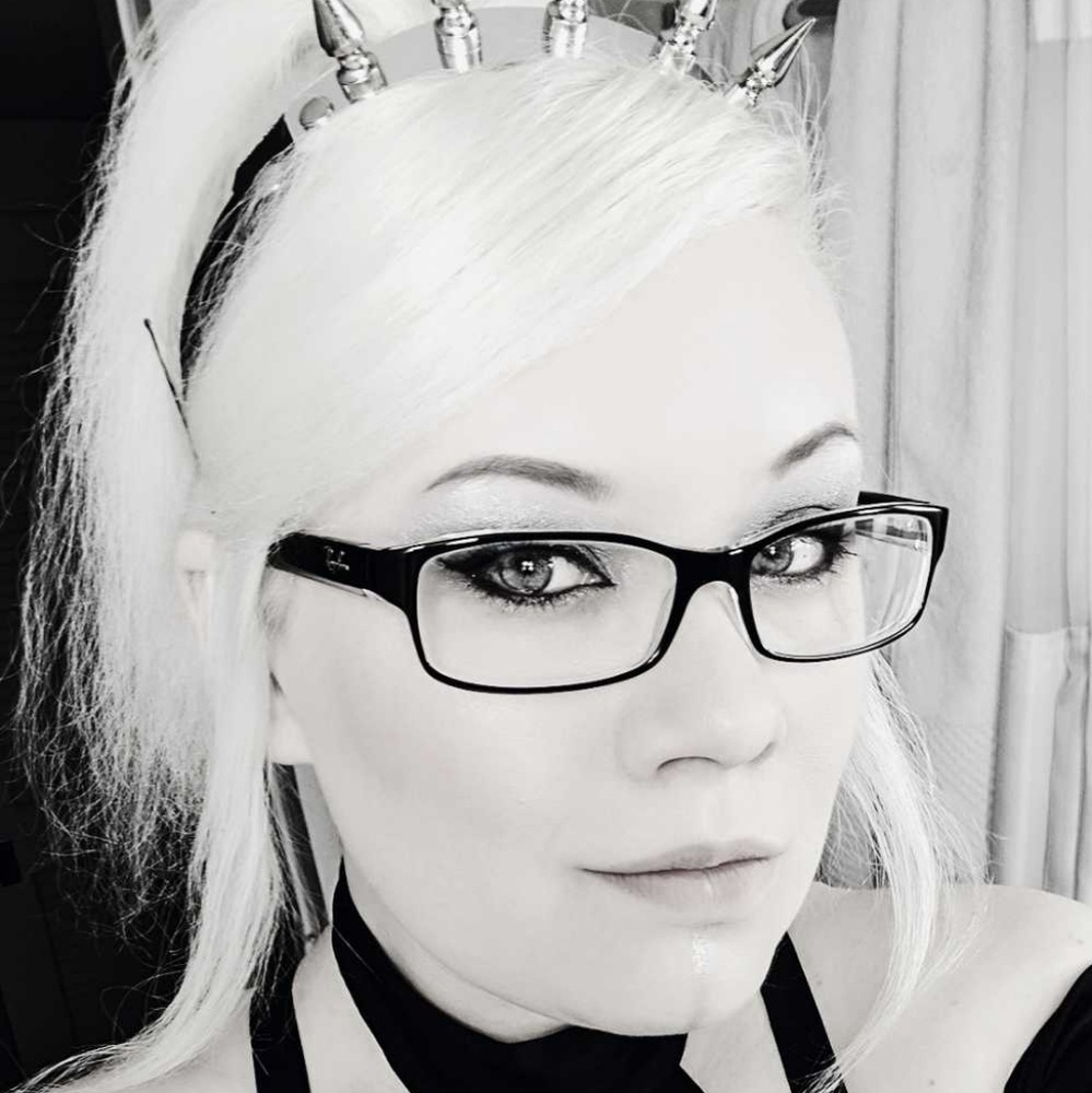 Meet your Posher, Becky